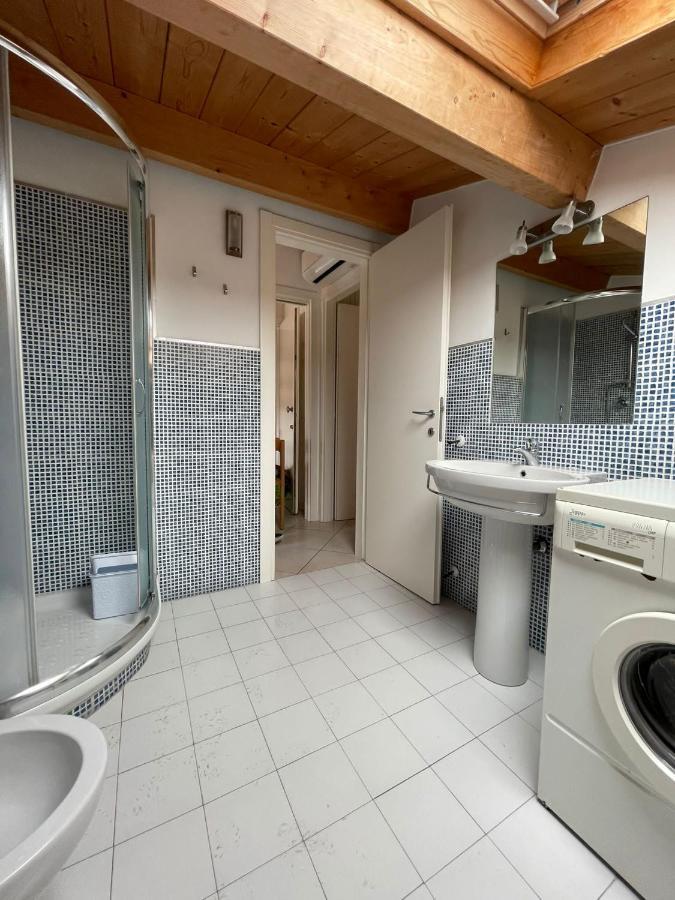 Villa Emma -Walterigato Apartments Solo Per Famiglie Лидо-ди-Езоло Экстерьер фото