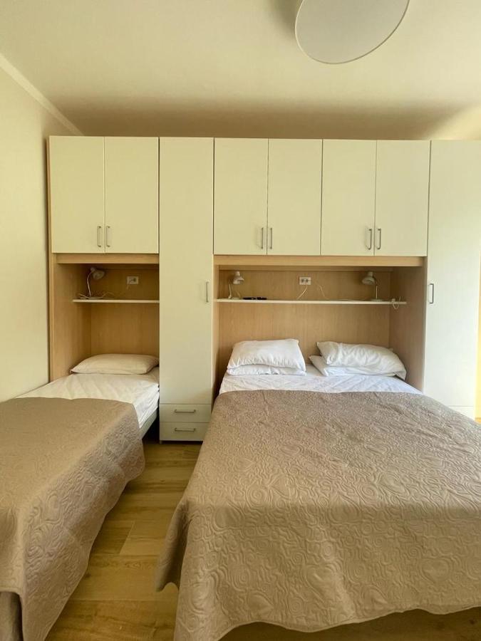 Villa Emma -Walterigato Apartments Solo Per Famiglie Лидо-ди-Езоло Экстерьер фото