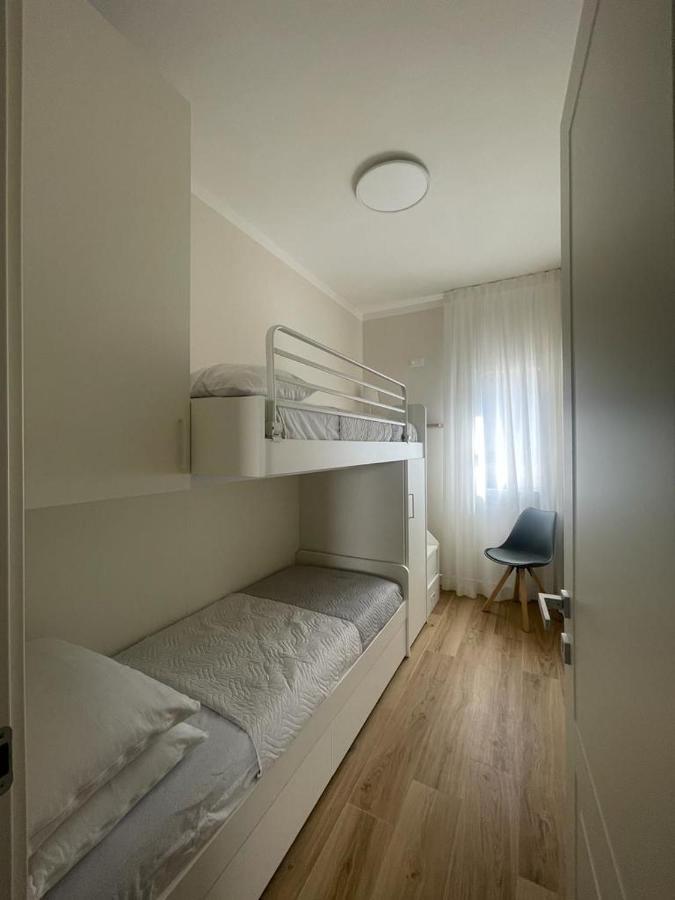 Villa Emma -Walterigato Apartments Solo Per Famiglie Лидо-ди-Езоло Экстерьер фото