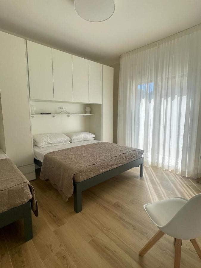 Villa Emma -Walterigato Apartments Solo Per Famiglie Лидо-ди-Езоло Экстерьер фото