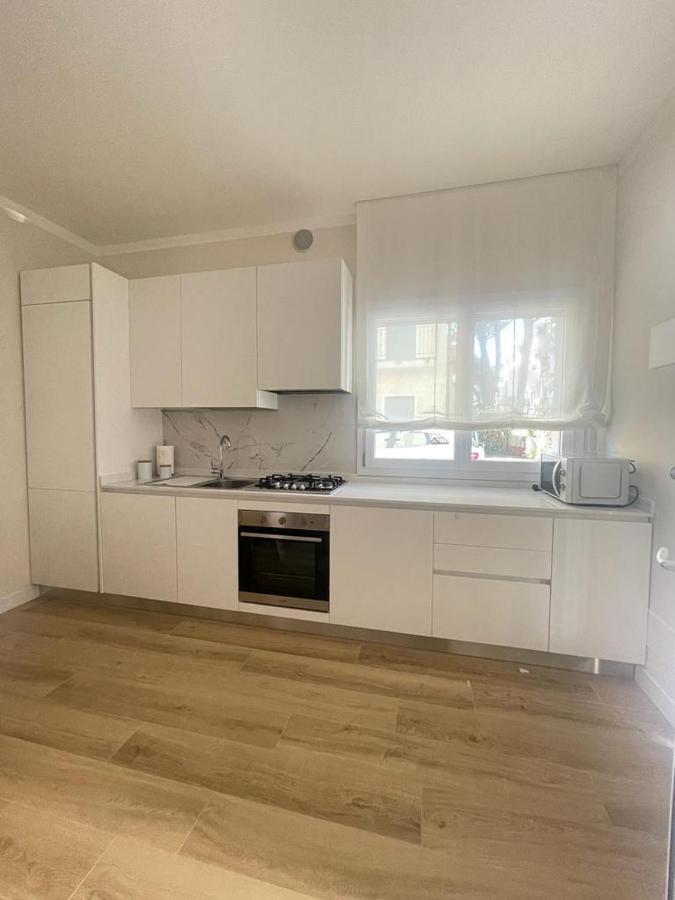 Villa Emma -Walterigato Apartments Solo Per Famiglie Лидо-ди-Езоло Экстерьер фото